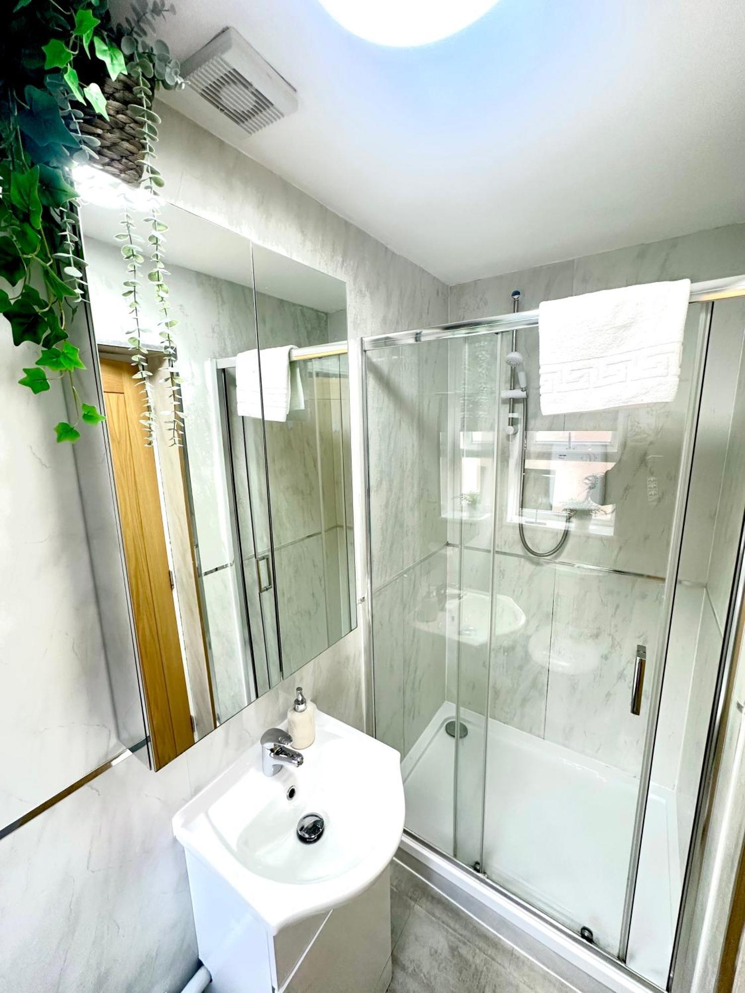 The Green Luxe En-Suite In Stratford Londen Buitenkant foto